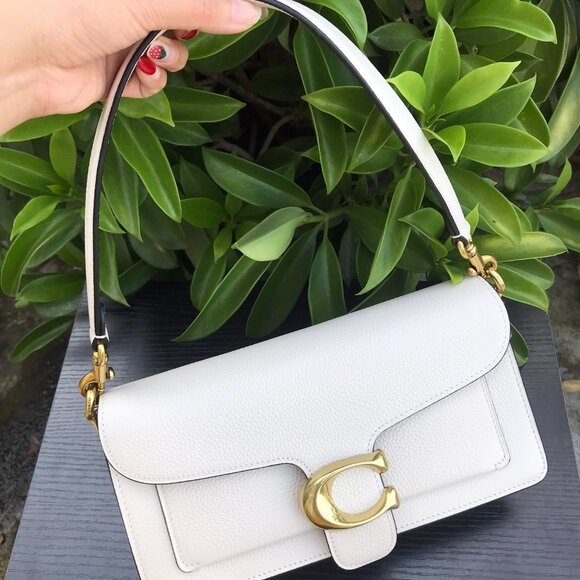 Brand new,Coach 73995 Shoulder Bag 26 in white. - Picture 4 of 9